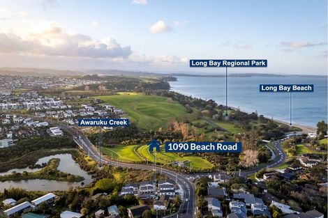 Photo of property in 2/1090 Beach Road, Torbay, Auckland, 0630
