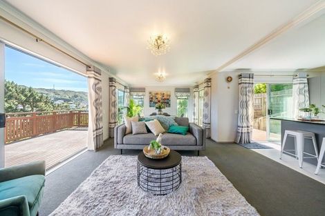 Photo of property in 18 Cresswell Place, Johnsonville, Wellington, 6037