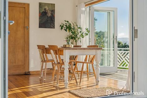 Photo of property in 31 Walter Road, Lowry Bay, Lower Hutt, 5013