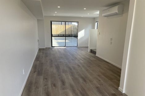 Photo of property in 4d Hepburn Road, Glendene, Auckland, 0602