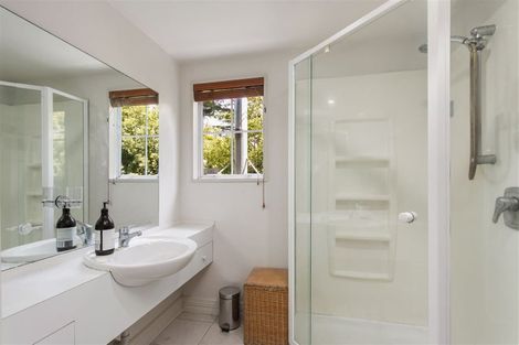 Photo of property in 17 Snowdon Road, Fendalton, Christchurch, 8052