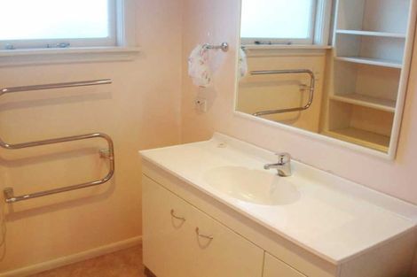 Photo of property in 43 Greendale Avenue, Avonhead, Christchurch, 8042