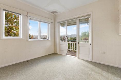 Photo of property in 741 South Titirangi Road, Titirangi, Auckland, 0604