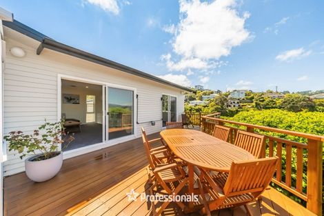 Photo of property in 127 Normandale Road, Normandale, Lower Hutt, 5010