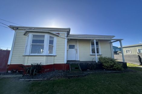 Photo of property in 4 Ashton Terrace, Castlecliff, Whanganui, 4501