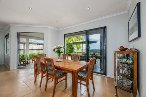 Photo of property in 19 Highfields Terrace, Henderson, Auckland, 0612