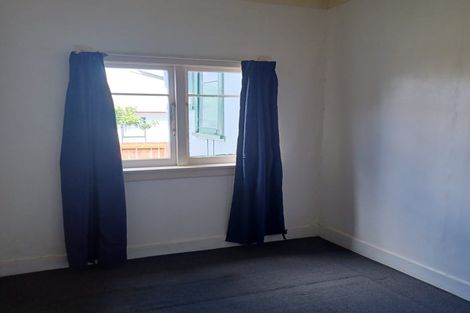 Photo of property in 1/12 Hinekohu Street, New Lynn, Auckland, 0600