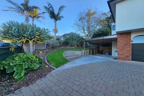 Photo of property in 18 Arden Place, Oakura, 4314