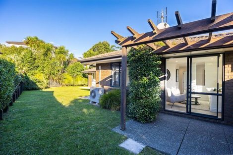 Photo of property in 33 Admirals Court Drive, Greenhithe, Auckland, 0632
