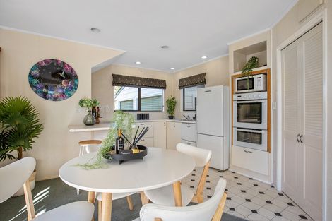 Photo of property in 10 Kereru Place, Masterton, 5810