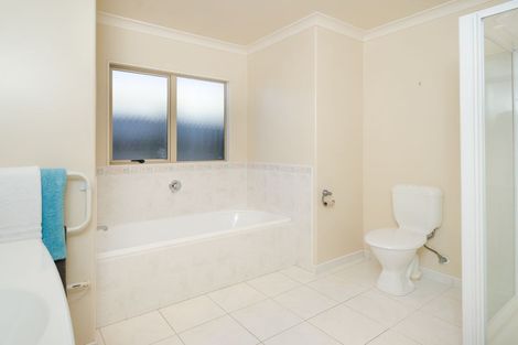 Photo of property in 34 Jadewynn Drive, Massey, Auckland, 0614