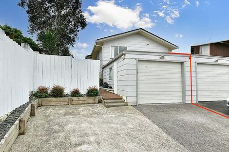 Photo of property in 1/17 Athena Drive, Totara Vale, Auckland, 0629