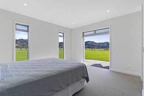 Photo of property in 5 Riverside Way, Clevedon, 2585