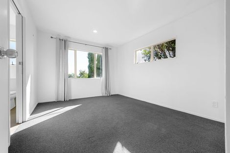 Photo of property in 10 Strata View, Western Heights, Hamilton, 3200