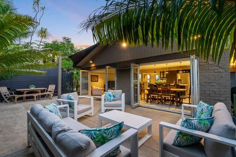 Photo of property in 38 Braemar Road, Castor Bay, Auckland, 0620