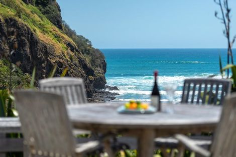 Photo of property in 20 Garden Road, Piha, New Lynn, 0772