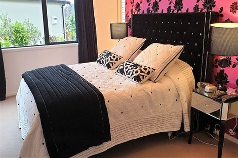 Photo of property in 61 Links Drive, Waiwhakaiho, New Plymouth, 4312