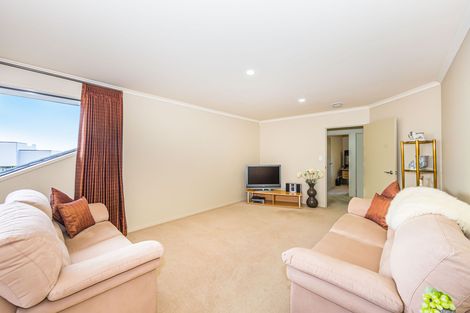 Photo of property in 66 Grovenor Drive, Orewa, 0931