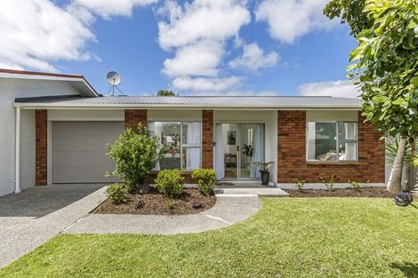 Photo of property in 3/34 Walton Street, Red Beach, 0932