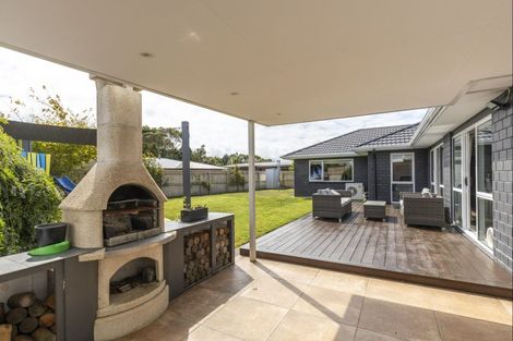 Photo of property in 3 Keene Drive, Bell Block, New Plymouth, 4312