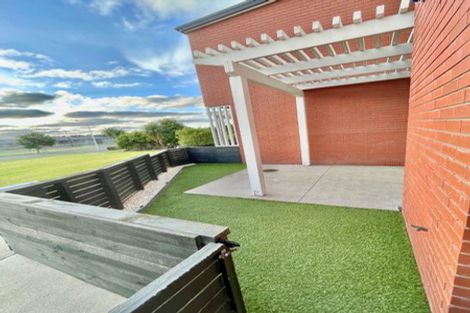 Photo of property in 12 Fermi Lane, Papakura, 2110