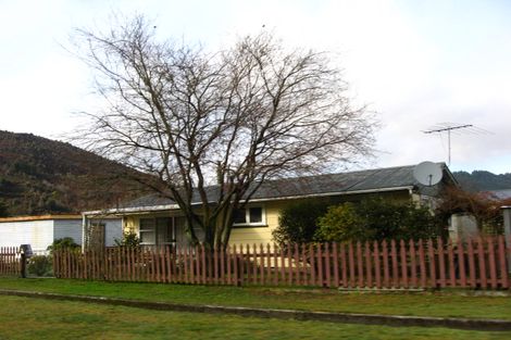 Photo of property in 11 Herald Street, Reefton, 7830