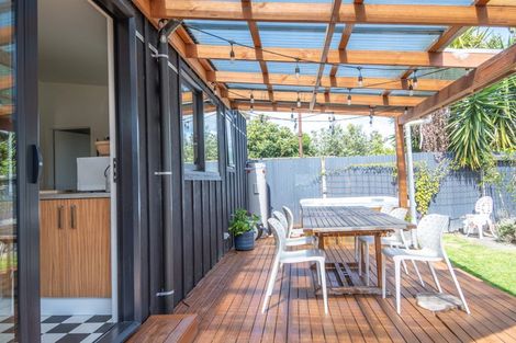 Photo of property in 12 Root Street, Gisborne, 4010