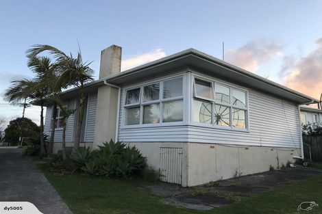 Photo of property in 29 Raleigh Road, Northcote, Auckland, 0627