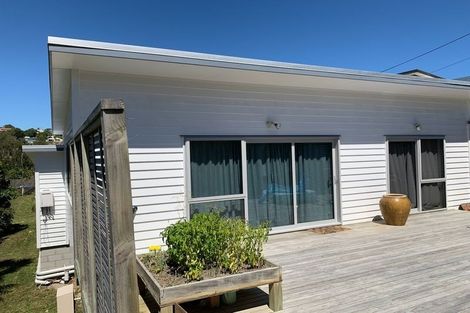 Photo of property in 37a Masterton Road, Rothesay Bay, Auckland, 0630