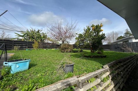 Photo of property in 16 Temuri Place, Glendene, Auckland, 0602