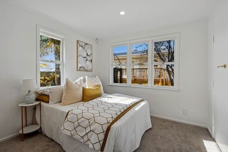 Photo of property in 31 Tiraumea Drive, Pakuranga, Auckland, 2010