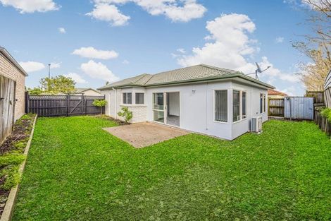 Photo of property in 9 Ashmere Lane, Weymouth, Auckland, 2103