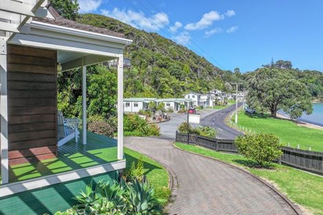 Photo of property in 442 Colville Road, Coromandel, 3584