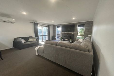 Photo of property in 4 Cedar Crescent, Feilding, 4702