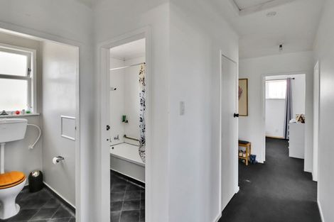 Photo of property in 5 Purnell Place, Marton, 4710