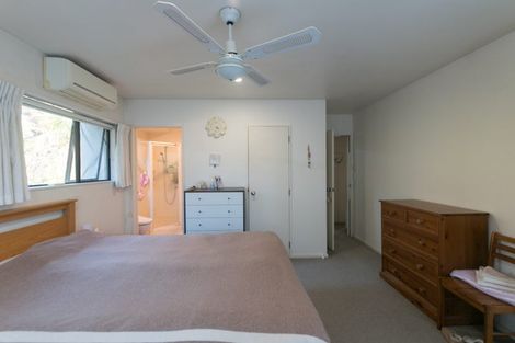 Photo of property in 42 Caribbean Drive, Unsworth Heights, Auckland, 0632