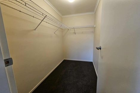 Photo of property in 37 Mcewen Crescent, Riverstone Terraces, Upper Hutt, 5018