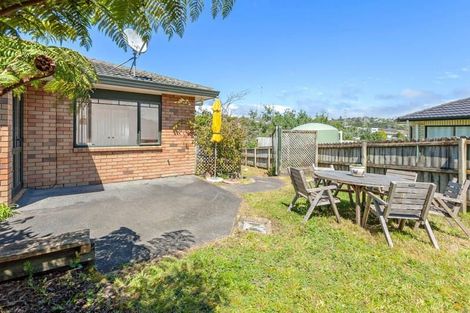 Photo of property in 21 Ginders Drive, Massey, Auckland, 0614