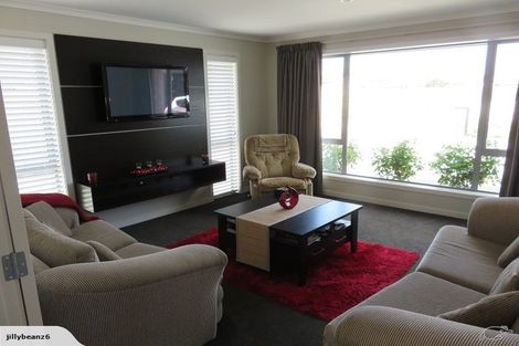 Photo of property in 5 Hydrangea Lane, Milson, Palmerston North, 4414