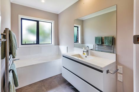 Photo of property in 332 Hingaia Road, Karaka, Papakura, 2580