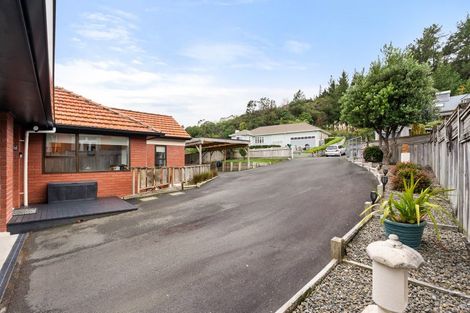 Photo of property in 72 Moeraki Road, Maoribank, Upper Hutt, 5018