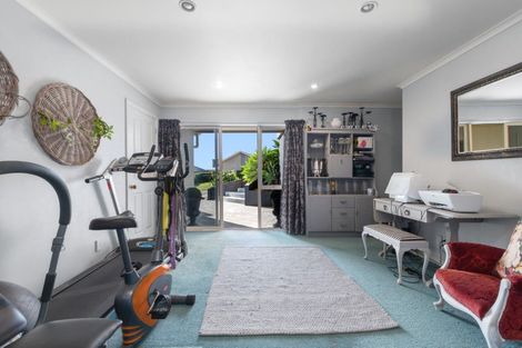 Photo of property in 5 Downing Place, Welcome Bay, Tauranga, 3112