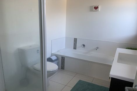 Photo of property in 20 Edgeview Crescent, Fitzroy, Hamilton, 3206