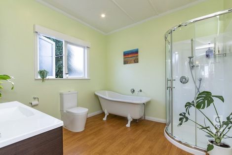 Photo of property in 18 Kent Terrace, Riverhead, 0820