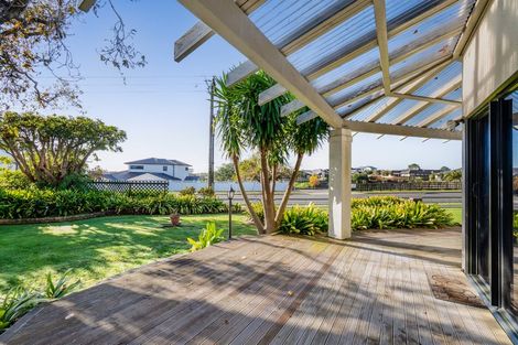 Photo of property in 3 Karina Road, Merrilands, New Plymouth, 4312