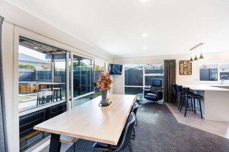 Photo of property in 9 Lorenzo Place, Kelvin Grove, Palmerston North, 4414