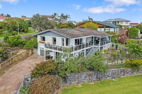 Photo of property in 30 Evelyn Road, Cockle Bay, Auckland, 2014
