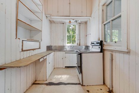 Photo of property in 5 Porter Crescent, Helensville, 0800