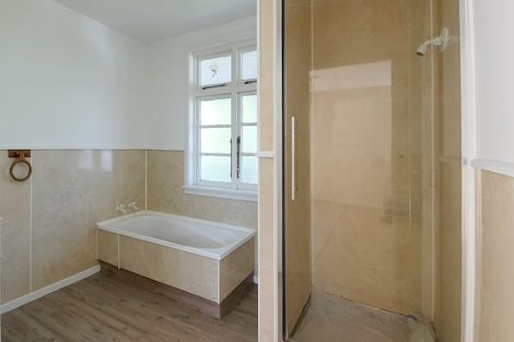 Photo of property in 2 Hawkhurst Road, Lyttelton, 8082