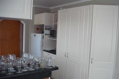 Photo of property in 42 Hartford Crescent, Totara Park, Upper Hutt, 5018
